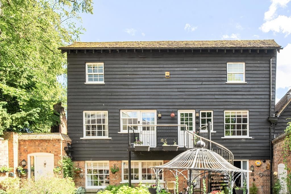 Property photo 1 of 20 External Shot
