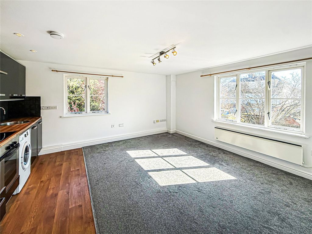 Property photo 2 of 7 Picture No. 18