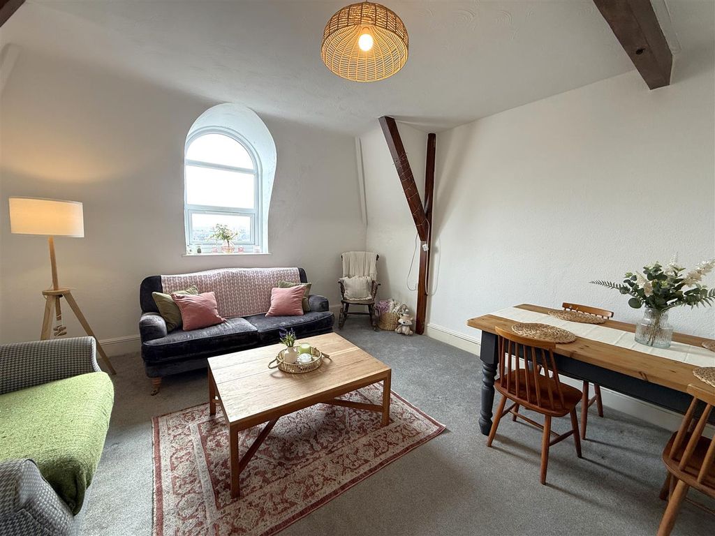 Property photo 3 of 18 2