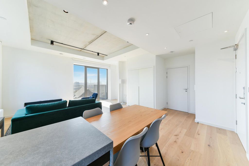 Property photo 3 of 20