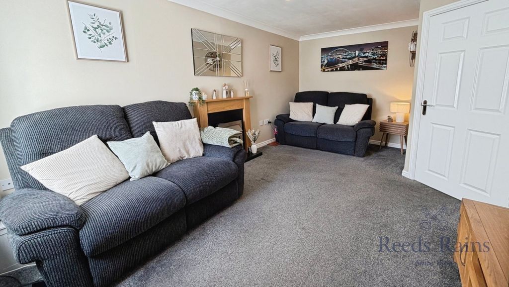 Property photo 2 of 15 Picture No. 25