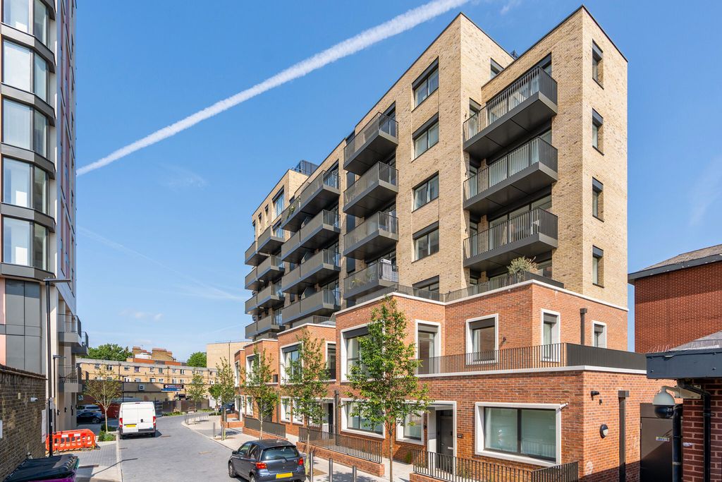 Property photo 2 of 15 93445_Stoll House Apartment 402 Chiswick (5)_Low.Jpg