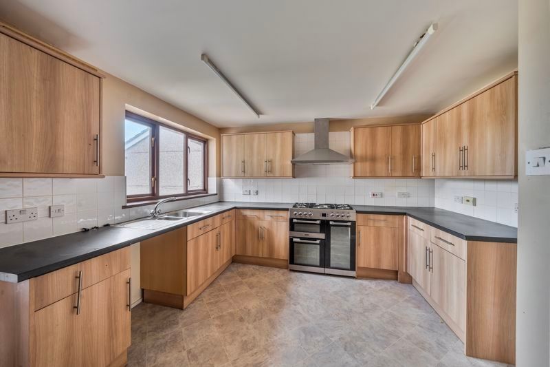 Property photo 2 of 15 Photo 32