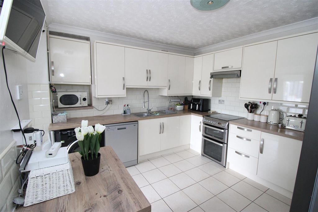 Property photo 3 of 22