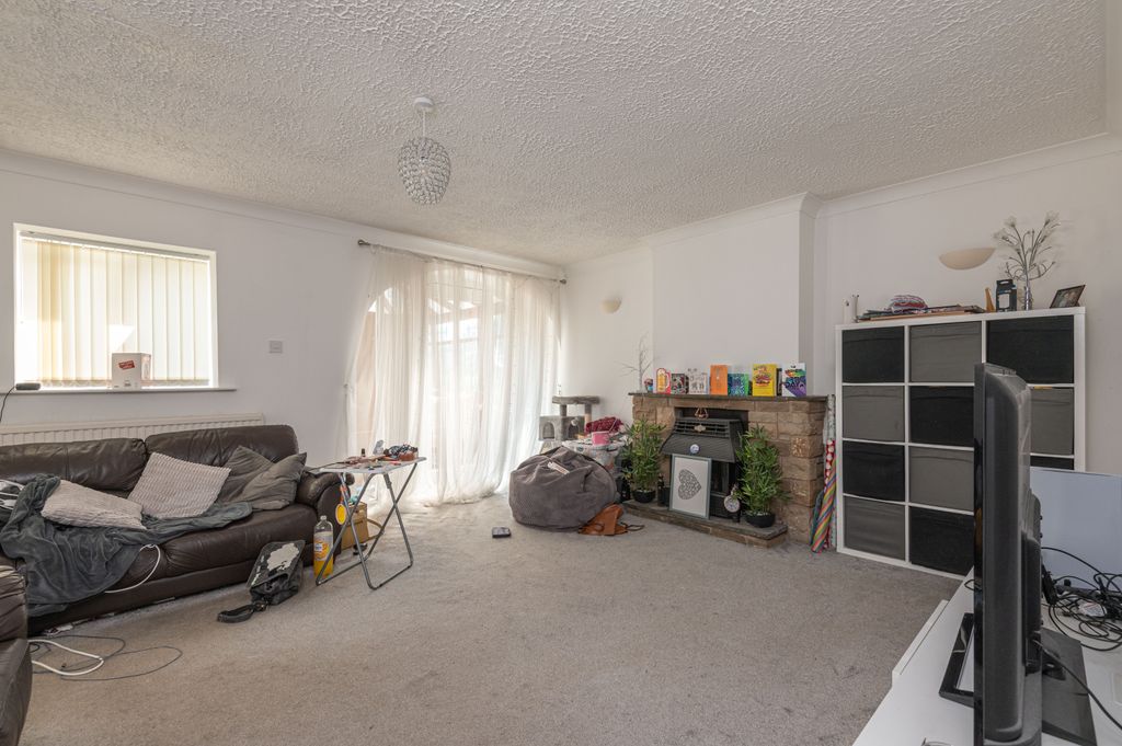 Property photo 3 of 32