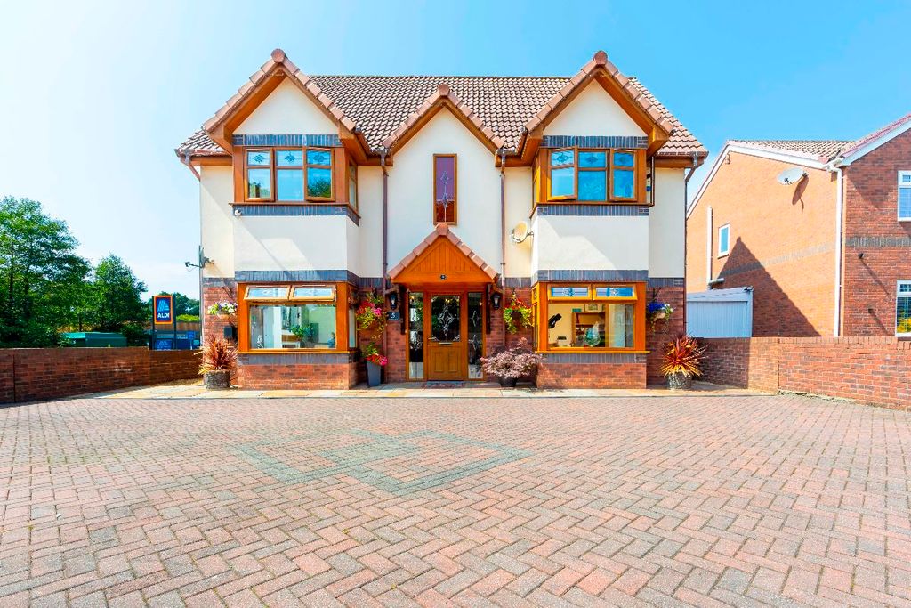 Property photo 1 of 77