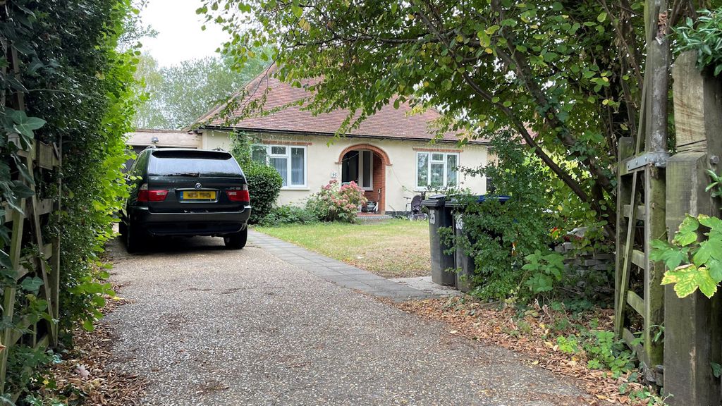Property photo 3 of 4 Driveway Approach