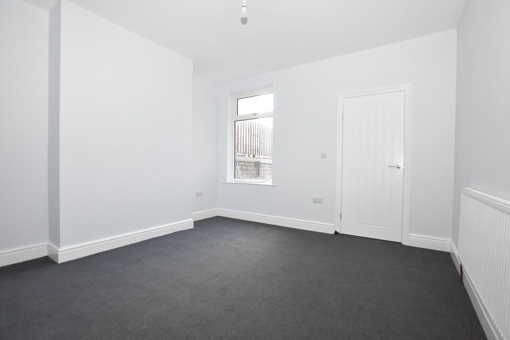 Property photo 3 of 8 Din Room (2).Jpg