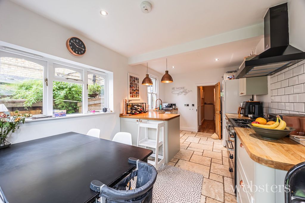 Property photo 3 of 19