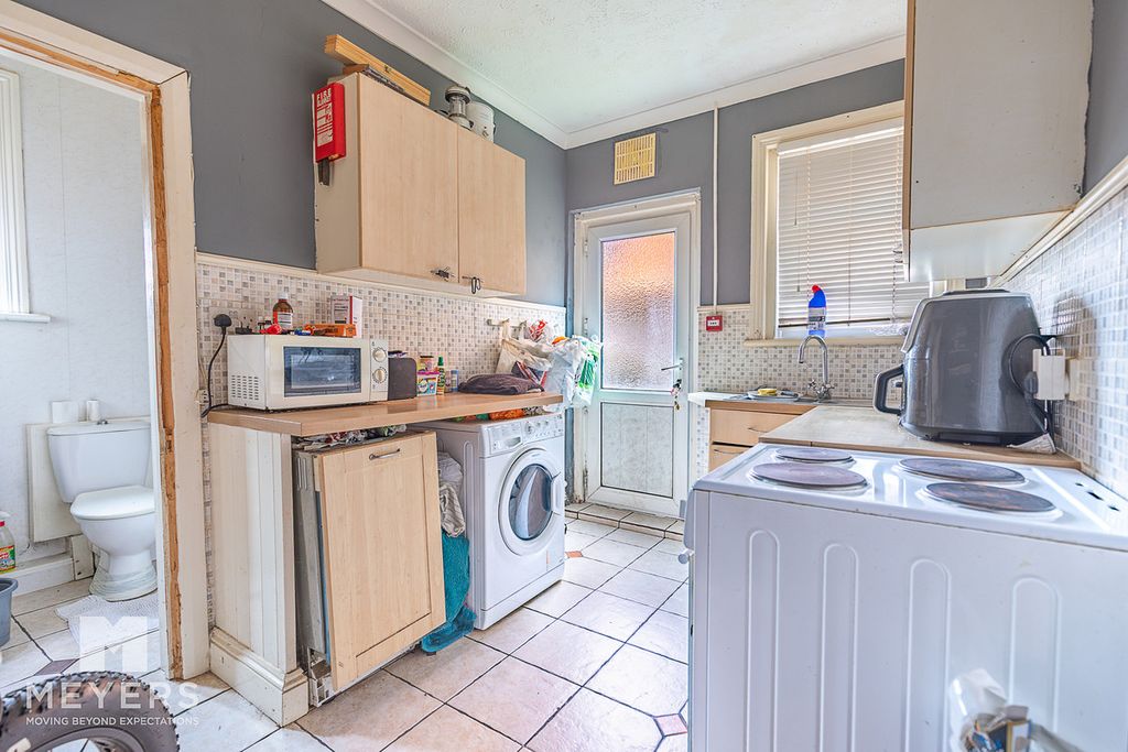 Property photo 3 of 19