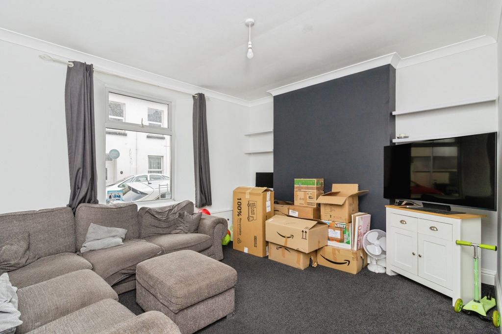 Property photo 3 of 11 Image