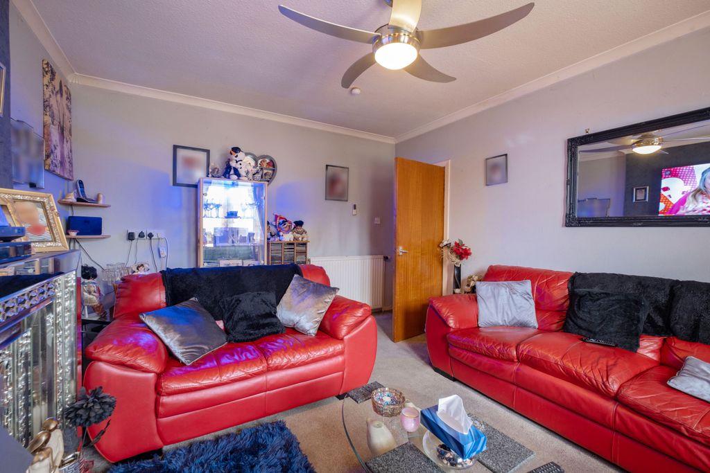 Property photo 3 of 20