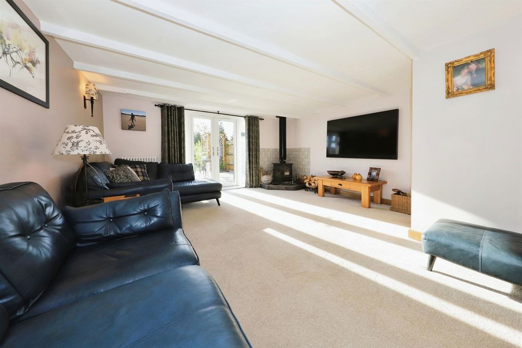 Property photo 3 of 21