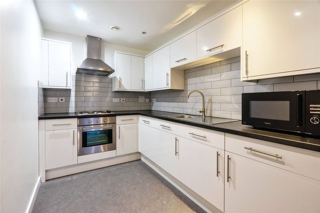 Property photo 2 of 6 Kitchen