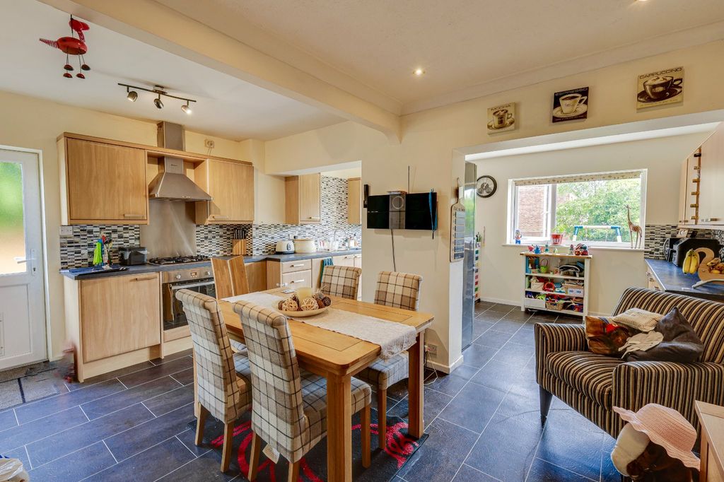 Property photo 2 of 15 Picture No. 22