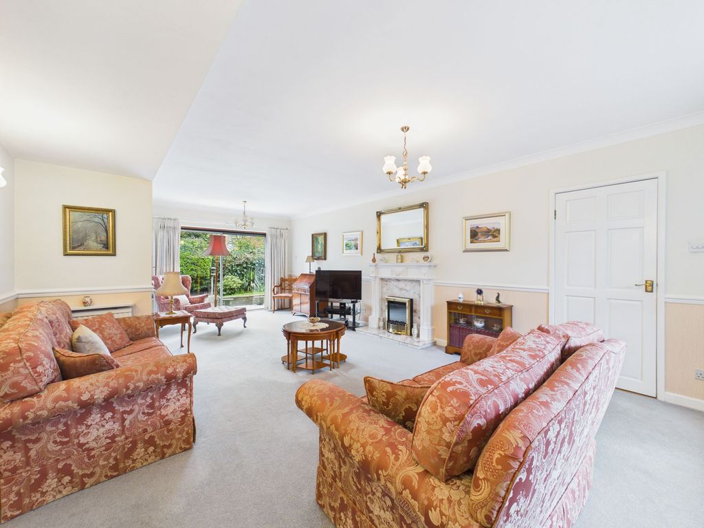 Property photo 2 of 25 Lounge