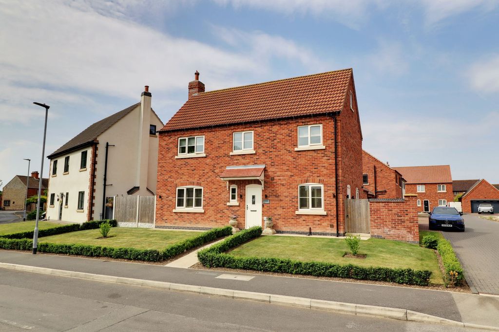 Property photo 1 of 33