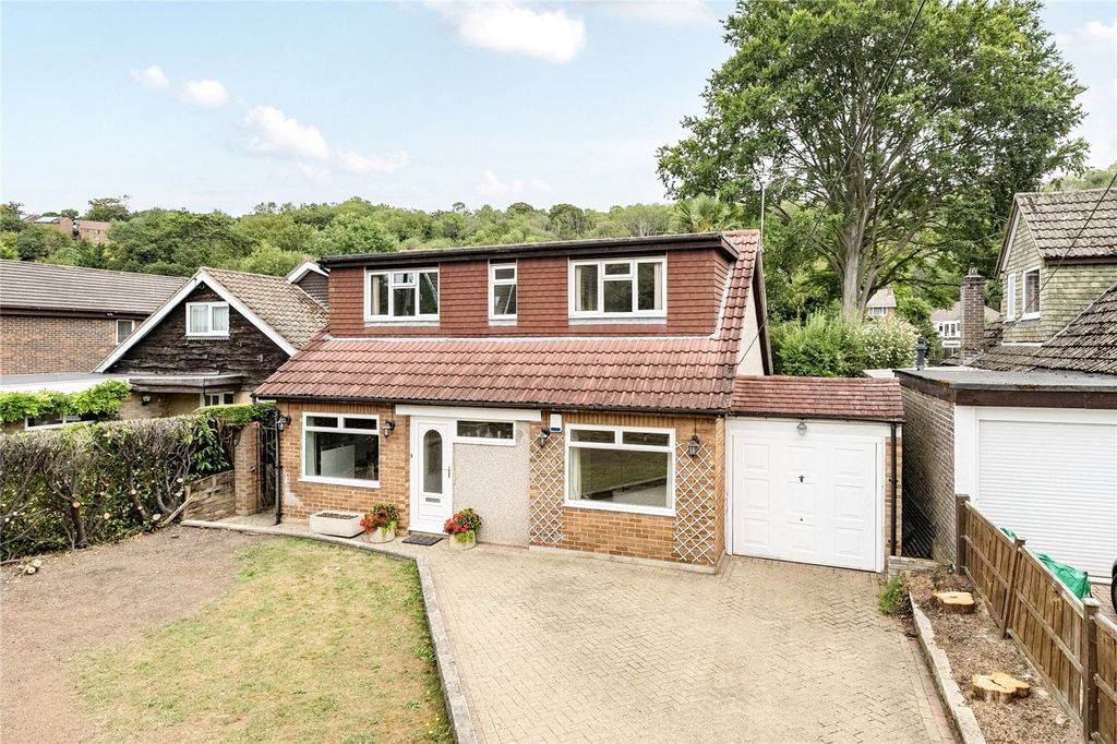 Property photo 2 of 16 Picture No. 27