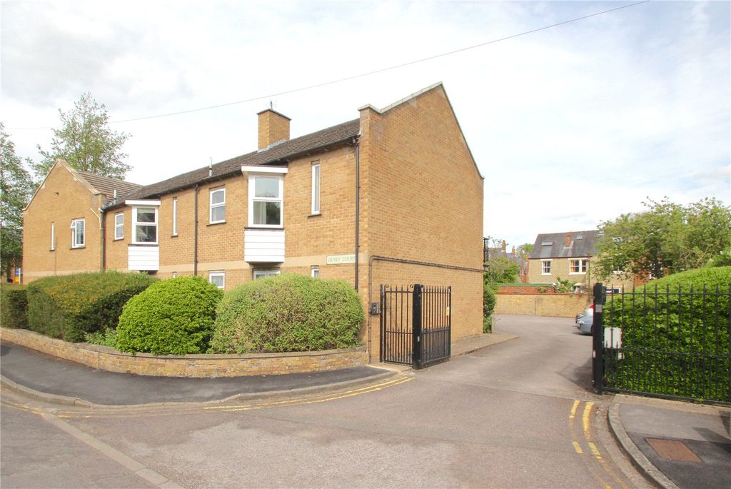 Property photo 1 of 3 Picture No. 02