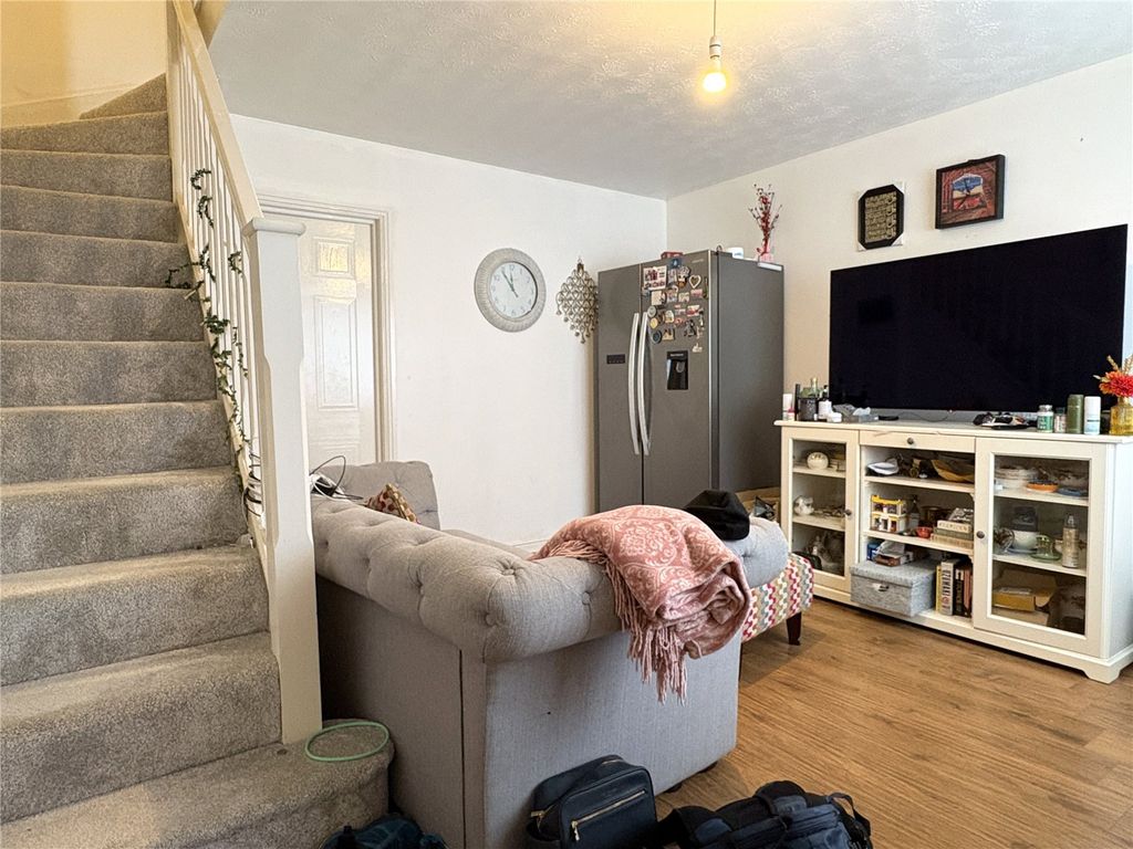 Property photo 3 of 9 Lounge