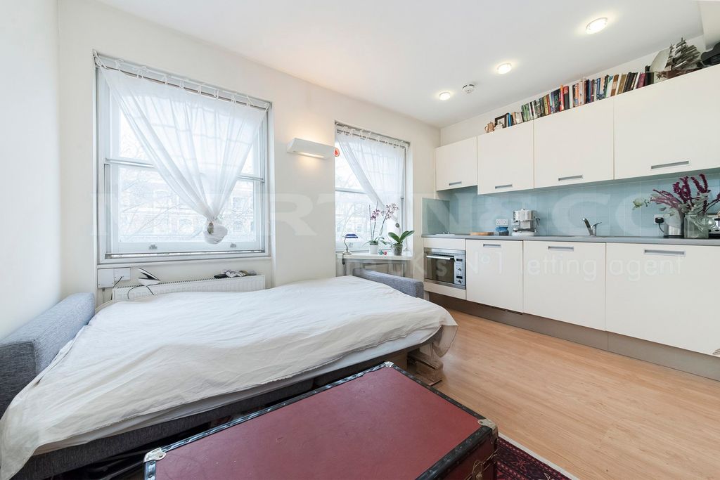 Property photo 1 of 5