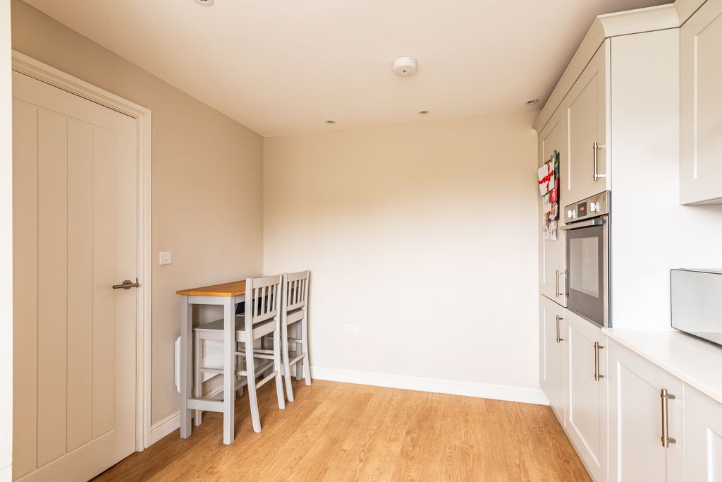 Property photo 3 of 14 Photo 8