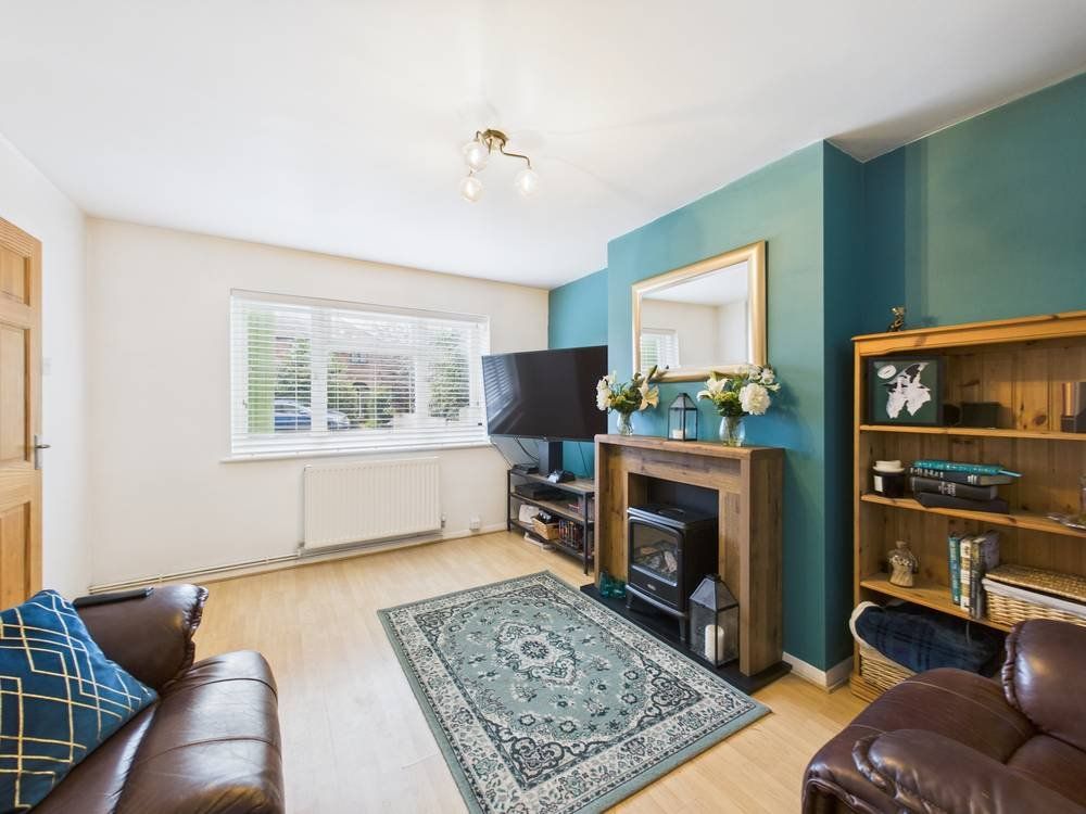 Property photo 2 of 16 Picture No. 12