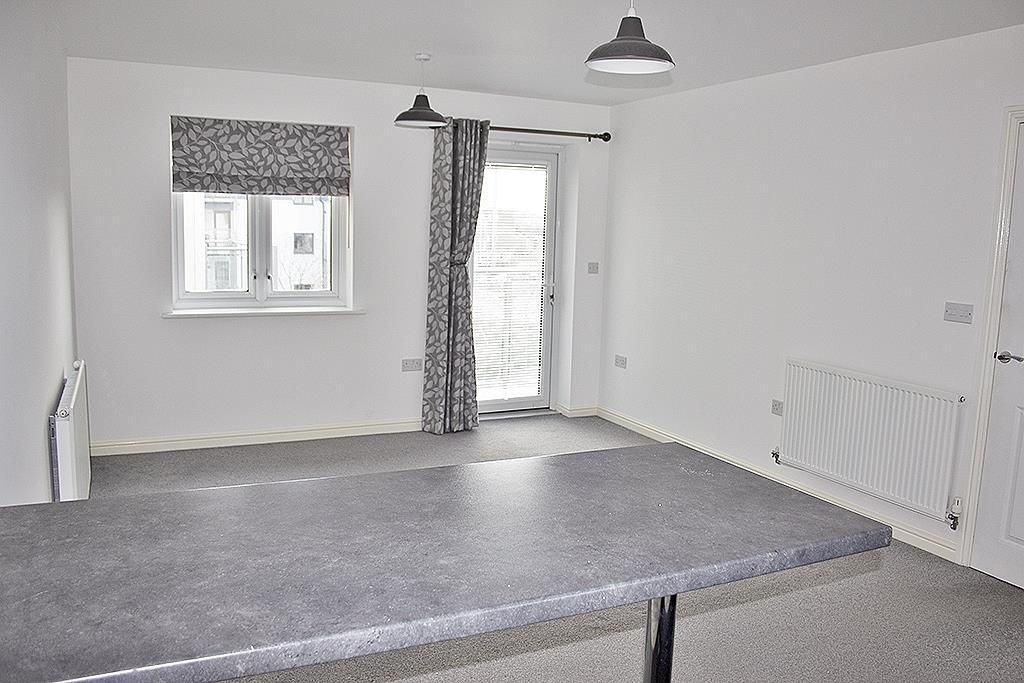 Property photo 3 of 13 Lounge