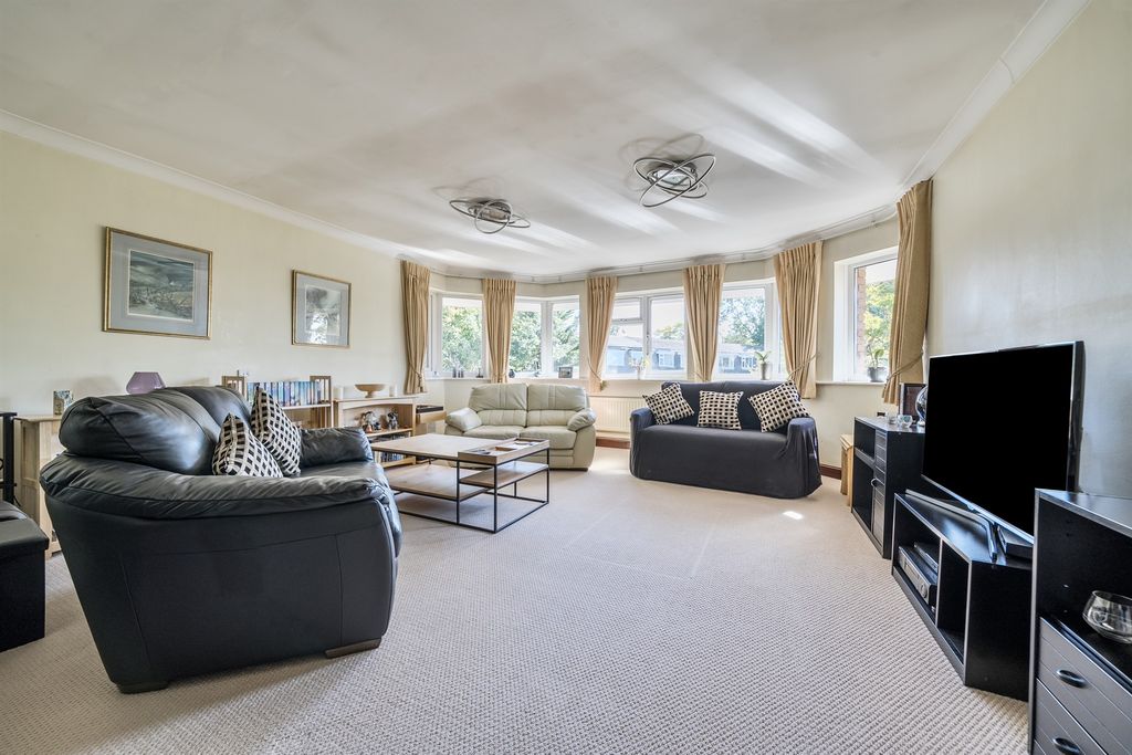 Property photo 2 of 11