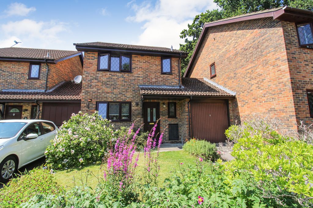 Property photo 1 of 11