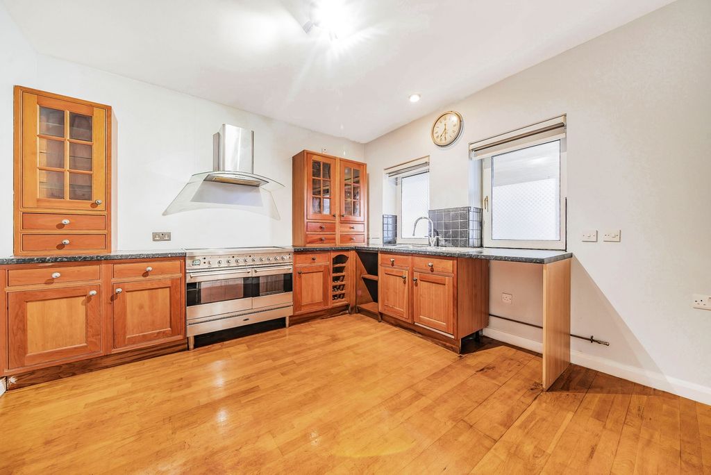 Property photo 2 of 15 Kitchen