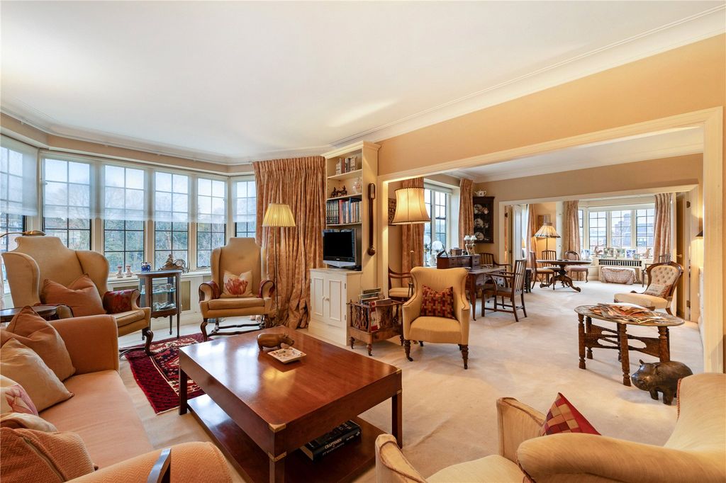 Property photo 1 of 17 Reception