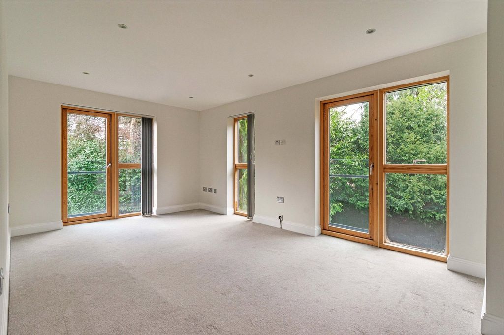 Property photo 2 of 10 Living Room