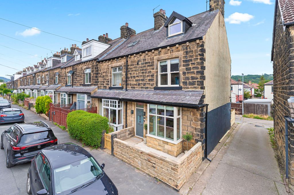 Property photo 1 of 34