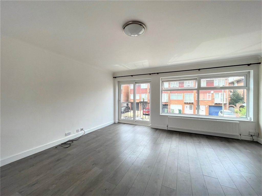 Property photo 2 of 12 Picture No. 26
