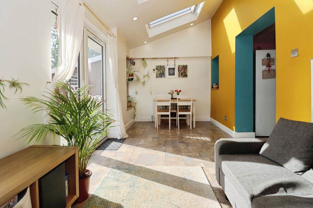 Property photo 2 of 18 Pbox-Img.Jpg