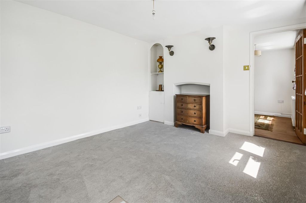 Property photo 3 of 15 5_83405.Jpg