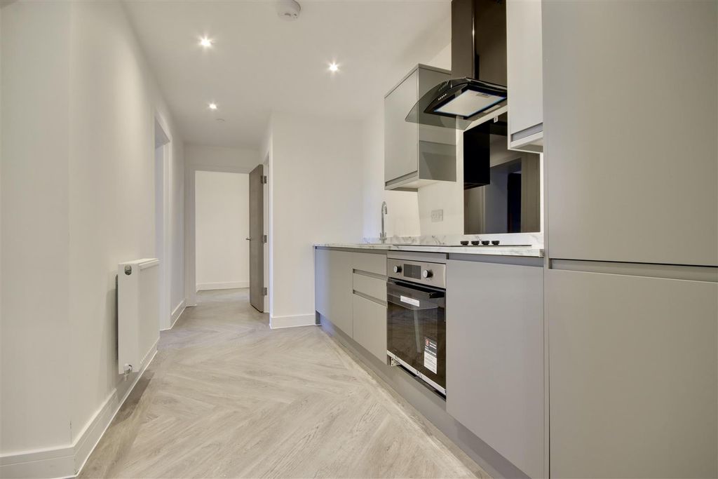 Property photo 2 of 11 Db1445Cb-1A9B-4B17-Bcc0-7C359Fce625E_1_201_A.Jpeg