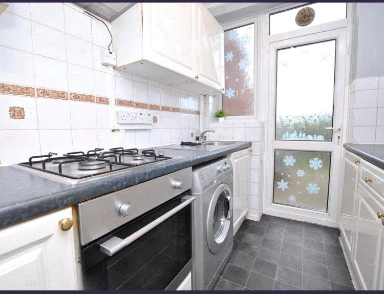 Property photo 3 of 7 Kitchen