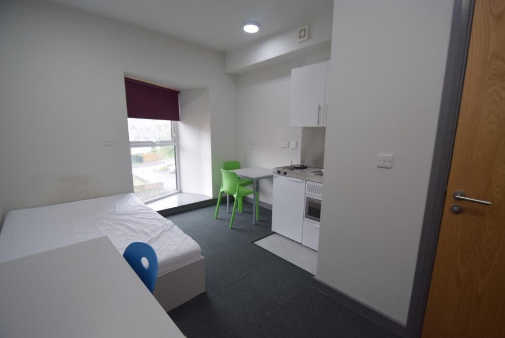 Property photo 2 of 7 Studio