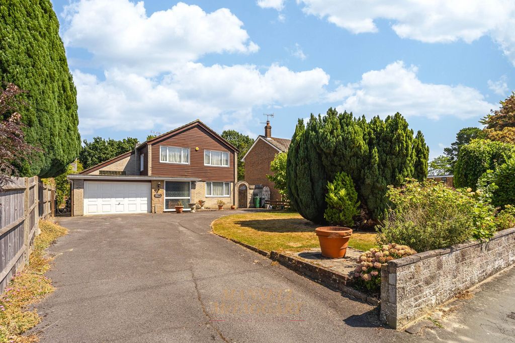 Property photo 2 of 31
