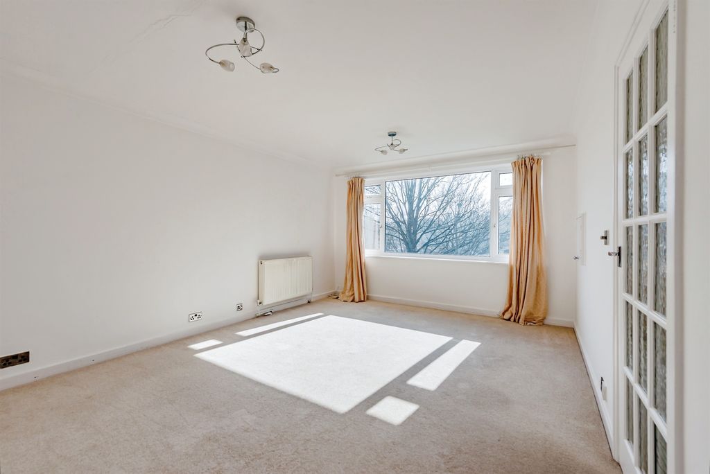 Property photo 3 of 14