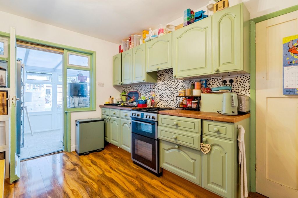 Property photo 3 of 12 Pbox-Img.Jpg