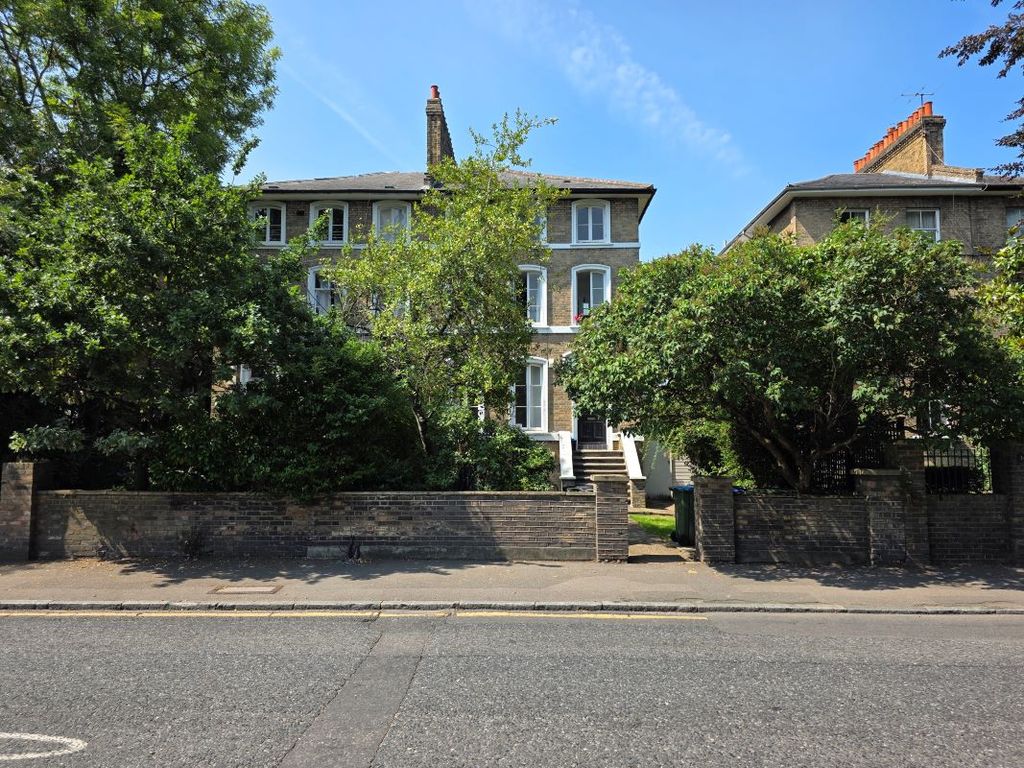 Property photo 2 of 23