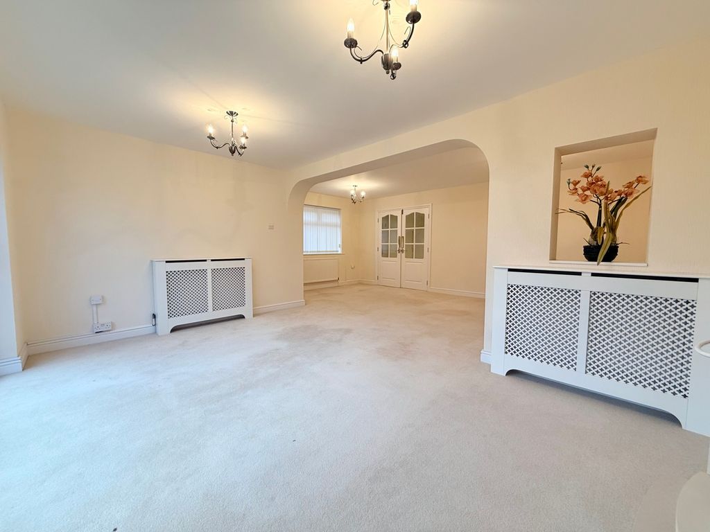 Property photo 2 of 18 Picture No. 13