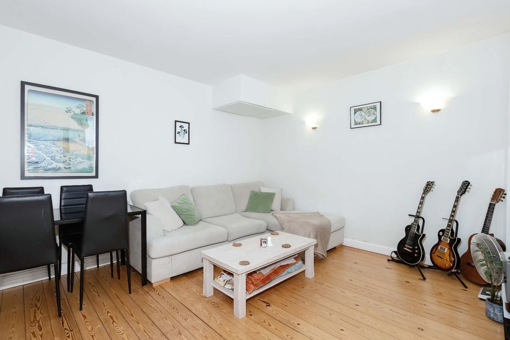 Property photo 3 of 9 Jasmine Court_1.Jpg