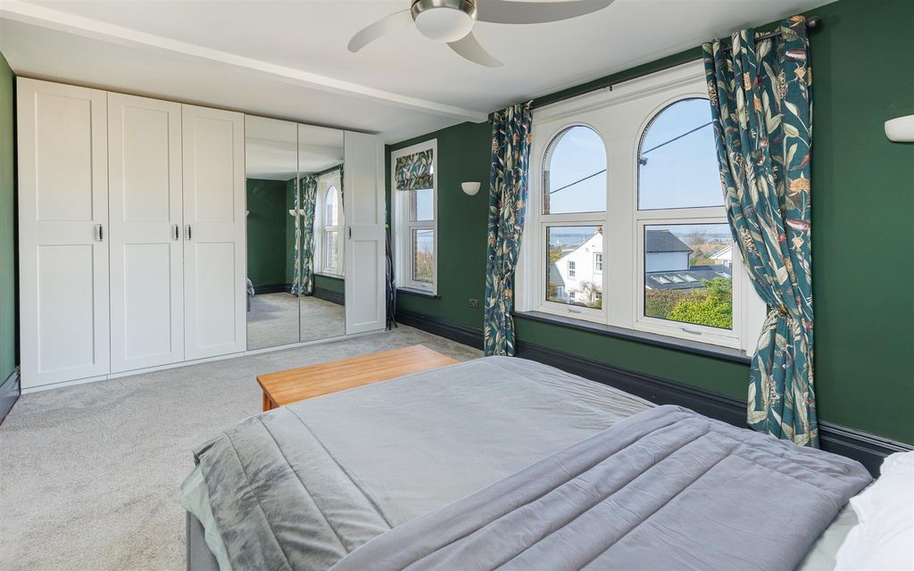 Property photo 1 of 35