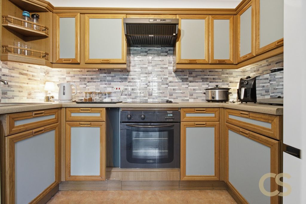 Property photo 3 of 21 5319603