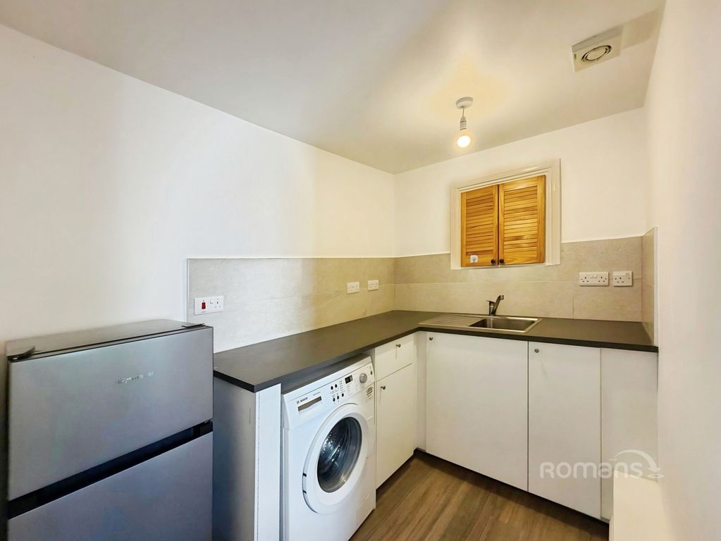 Property photo 3 of 6 Pbox-Img.Jpg