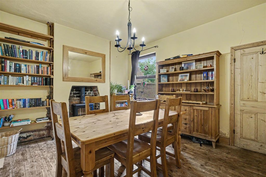 Property photo 3 of 19 Dining Room